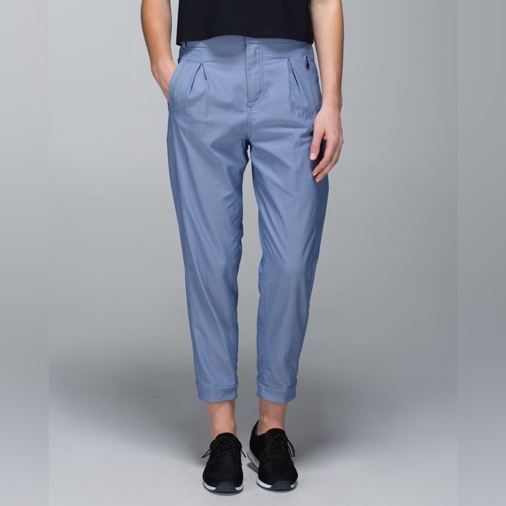NWT Lululemon get it on light blue 7/8 pants size 4